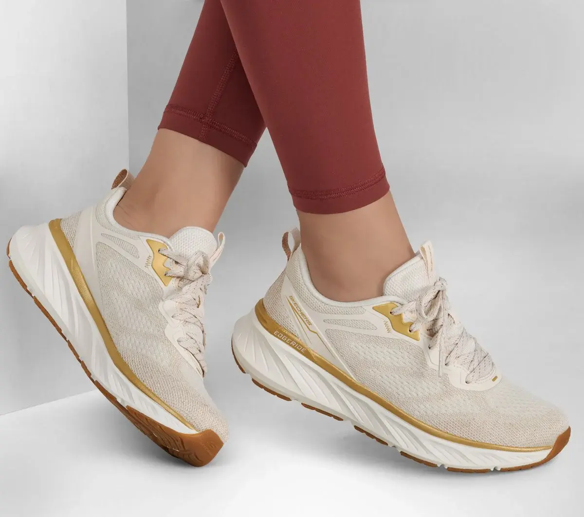 Relaxed Fit: Edgeride – Soft Radiance